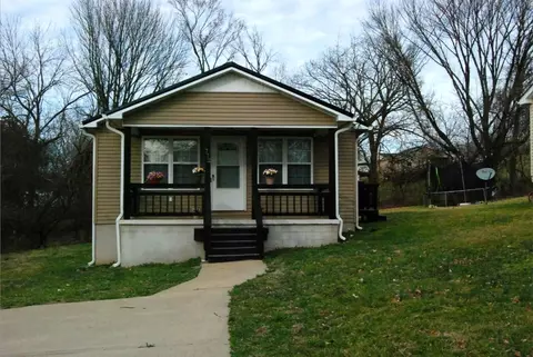 772 E Maple St, Scottsville, KY 42164