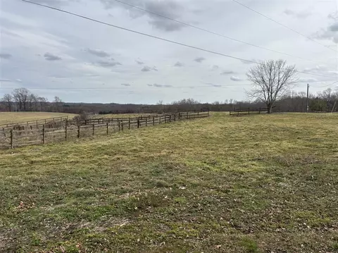 665 Ralph Edwards Rd, Edmonton, KY 42129