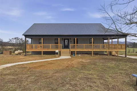 1775 Dimple Rd, Morgantown, KY 42261