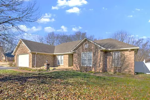 2619 Lost Cove Ct, Bowling Green, KY 42104