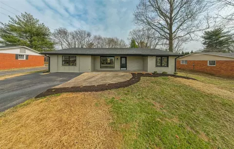 2720 Apache Dr, Bowling Green, KY 42104