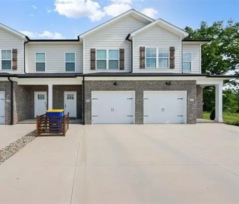 585 Yulan Cir, Bowling Green, KY 42104