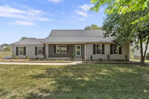 135 Clubhouse Ln, Glasgow, KY 42141