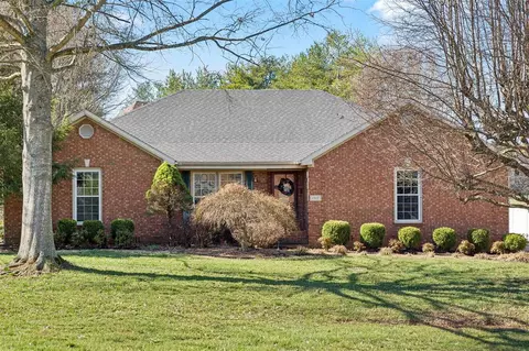 1517 Greenmeadow Ct, Bowling Green, KY 42104