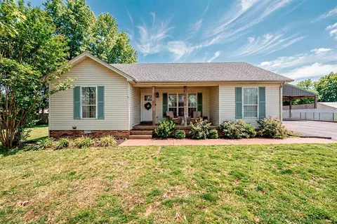 43 Matt Dr, Scottsville, KY 42164
