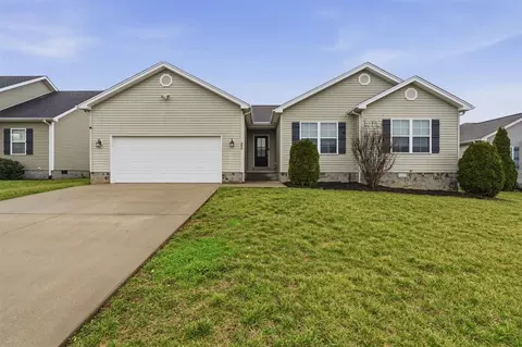 390 Red Elm Ln, Bowling Green, KY 42101