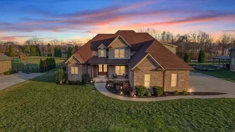 90 Pikes Peak Way, Bowling Green, KY 42104