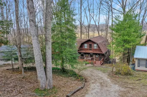 932 Catfish Ln, Scottsville, KY 42164