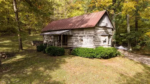 425 Briggs Lake Rd, Russellville, KY 42276