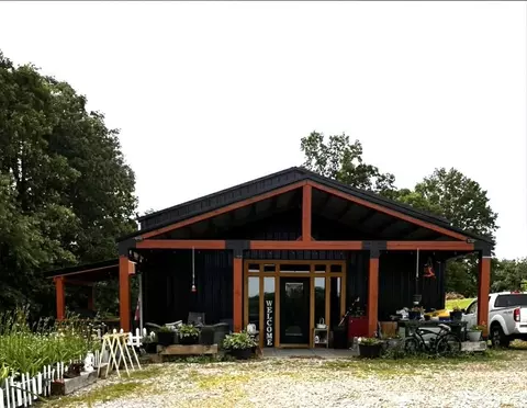 2024 Mt Union Church Rd, Smiths Grove, KY 42171