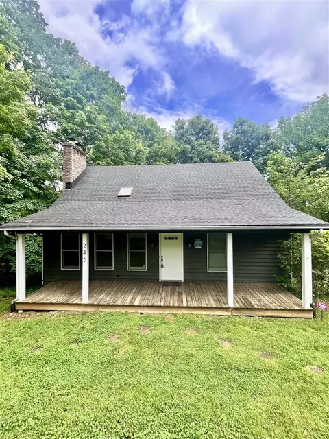 245 Lakeview Dr, Scottsville, KY 42164