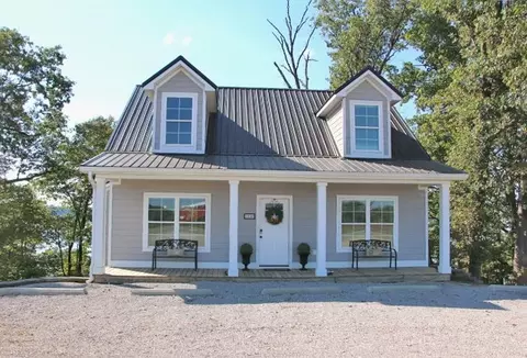 1860 Baileys Point Rd, Scottsville, KY 42164