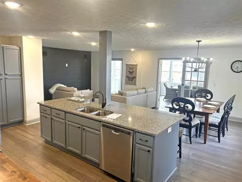 Kitchen - 73 Willow Tree Cir, Austin, KY 42123 photo 4 of 5