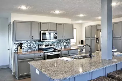 Kitchen - 73 Willow Tree Cir, Austin, KY 42123 photo 3 of 5