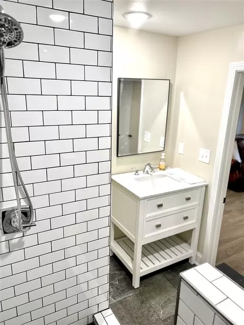 Bath - 73 Willow Tree Cir, Austin, KY 42123 photo 4 of 4
