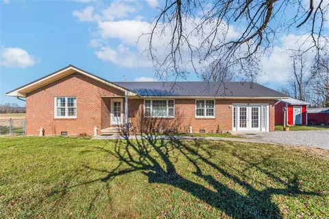 5360 Salt Lick Rd, Burkesville, KY 42717