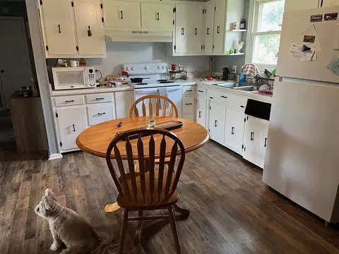 Kitchen - 2399 Jock Rd, Bee Spring, KY 42207 photo 1 of 4