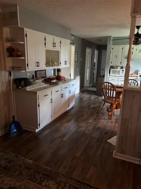 Entry Way - 2399 Jock Rd, Bee Spring, KY 42207 photo 1 of 1