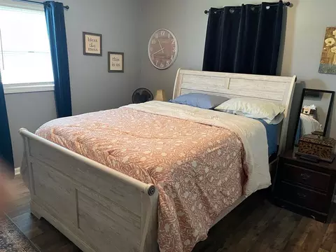 Bedroom - 2399 Jock Rd, Bee Spring, KY 42207 photo 2 of 4
