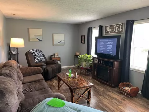 Living - 2399 Jock Rd, Bee Spring, KY 42207 photo 2 of 2