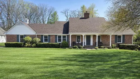 547 Foxmoor Dr, Bowling Green, KY 42103