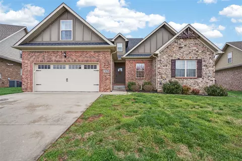 3076 Equestrian Ct, Bowling Green, KY 42104