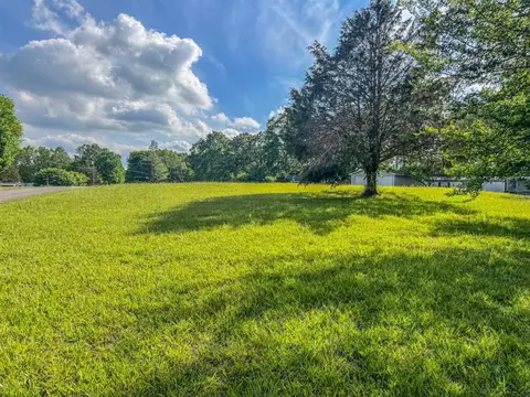 201 Barren Dr, Scottsville, KY 42164