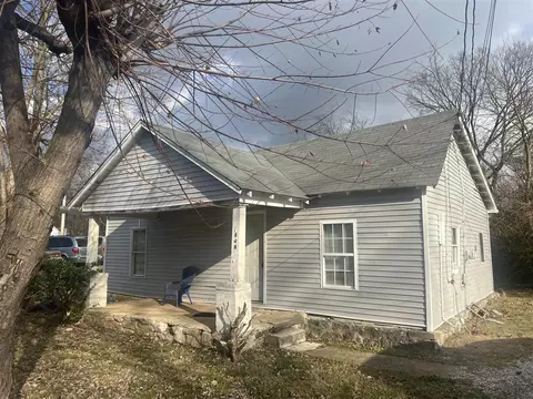 1604 Johnson Dr, Bowling Green, KY 42101
