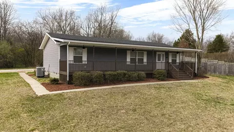 1611 Sportsman Lake Rd, Elizabethtown, KY 42701