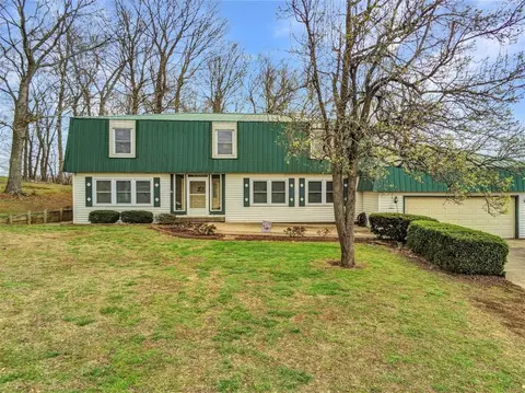 2752 Rocky Hill Rd, Glasgow, KY 42141