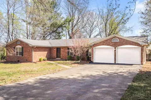 822 Catalina Dr, Bowling Green, KY 42103