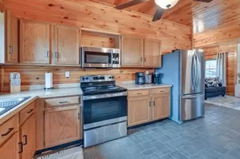 Kitchen - 369 Reynolds Rd, Bee Spring, KY 42207 photo 1 of 1