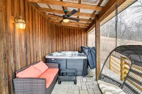 Exterior - 369 Reynolds Rd, Bee Spring, KY 42207 photo 4 of 6