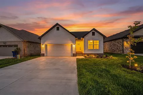 1188 Shallowford St, Bowling Green, KY 42101