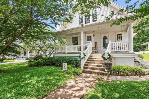 116 Cave St, Horse Cave, KY 42749