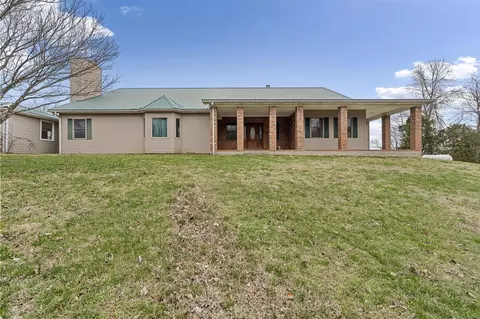 3812 Mitchell Weaver Rd, Scottsville, KY 42164