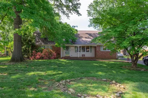 809 Ridgecrest Way, Bowling Green, KY 42101