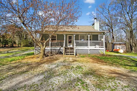 1387 Red Hill Rd, Scottsville, KY 42164