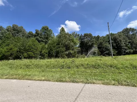 3688 E New Roe Rd, Adolphus, KY 42120