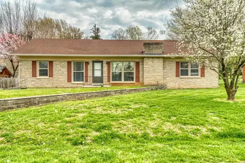 707 Peveler Dr, Russellville, KY 42276