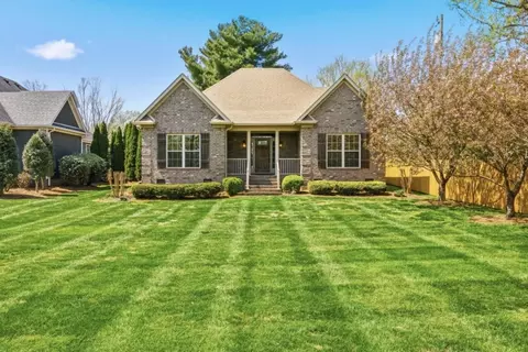 419 Indian Hills Dr, Bowling Green, KY 42103