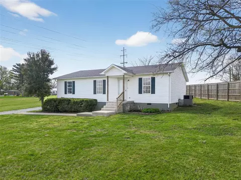 393 Peterson Ave, Auburn, KY 42206