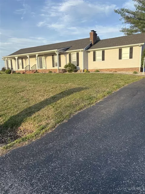 192 Coleman Ln, Bowling Green, KY 42103