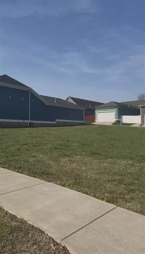 641 Continental Dr, Bowling Green, KY 42103