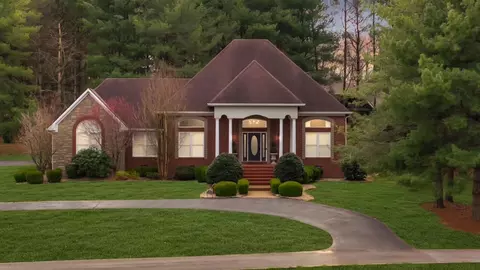 11 Whispering Pine Ln, Scottsville, KY 42164