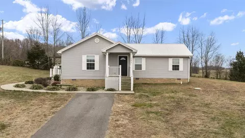 131 Green Leaf Dr, Cave City, KY 42127