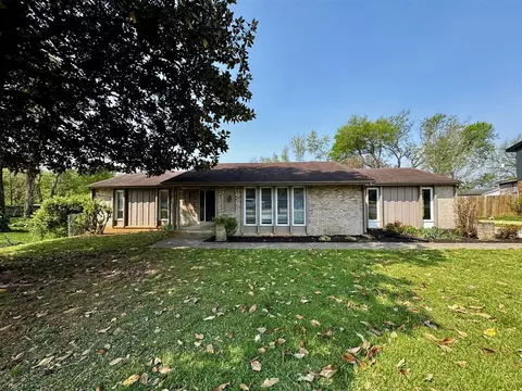 2605 Yuma Dr, Bowling Green, KY 42104