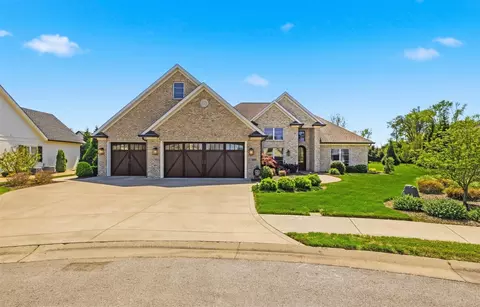 1311 Burr Oaks Ct, Bowling Green, KY 42103