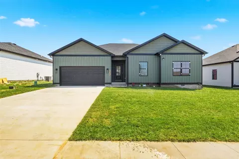 457 White Dogwood Dr, Bowling Green, KY 42101