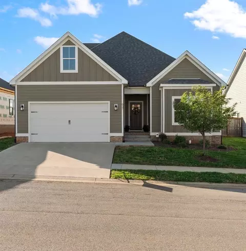 637 Boston Park Dr, Bowling Green, KY 42103